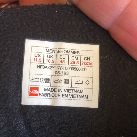 The North Face fleece lined Mens boots - Picture 2 of 6